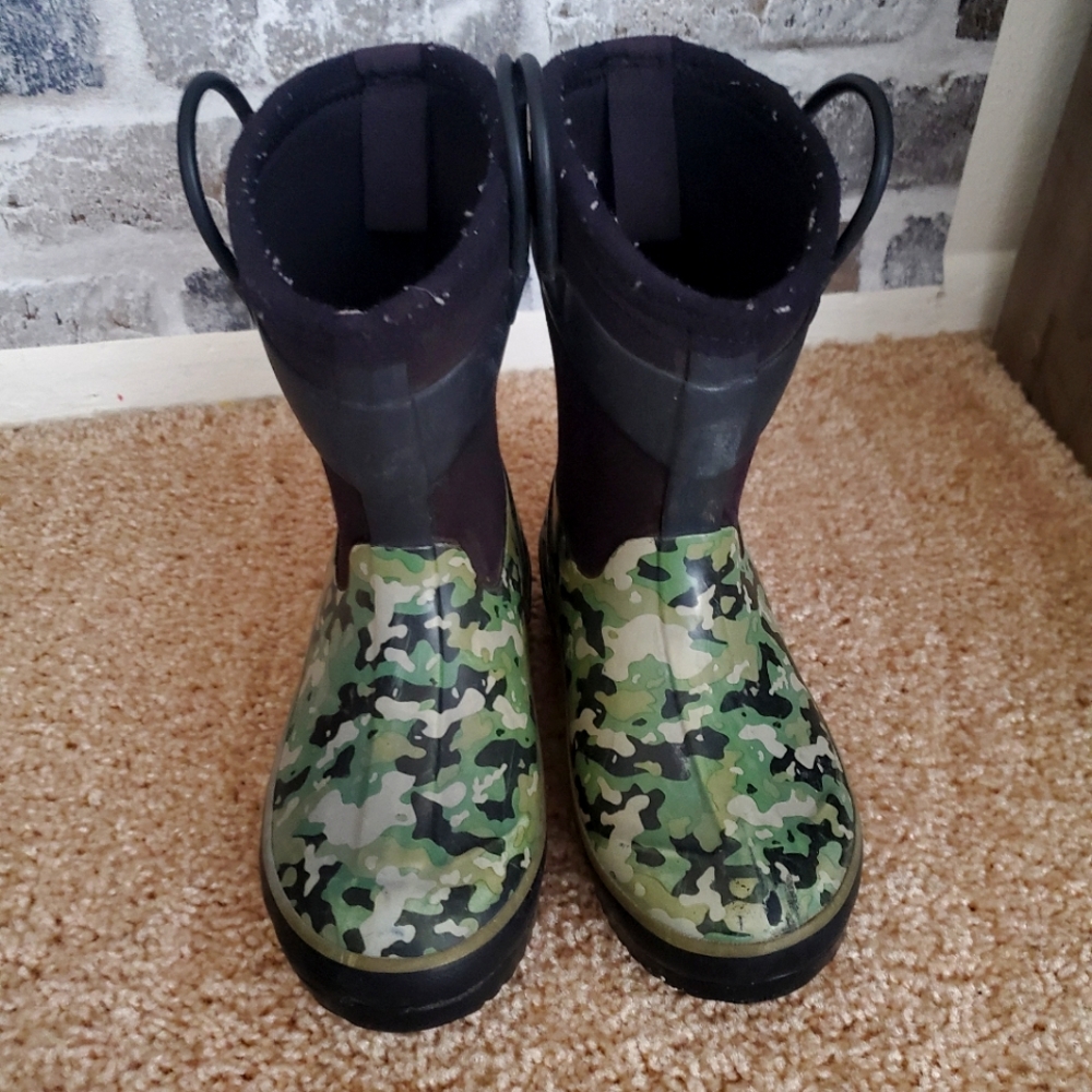 Boys Western Chef rain/winter boots good condition
